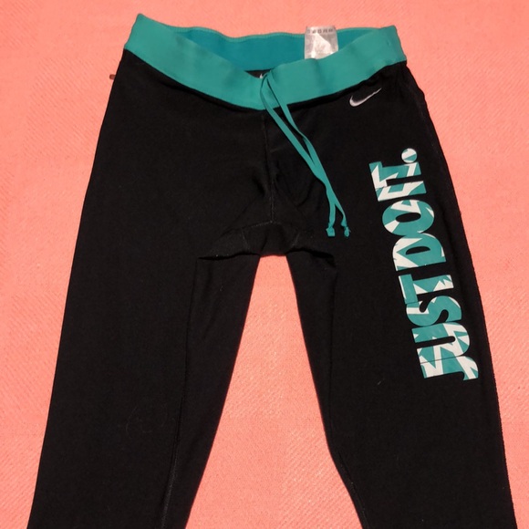 ⬇️⭐️ Women’s Nike Just Do It Leggings - Picture 5 of 12